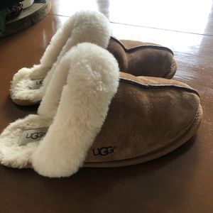 Women ugg slippers